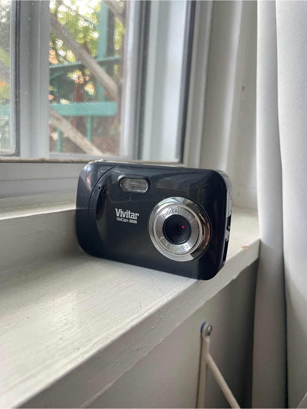 Black Compact Digital Vivitar Camera - Portable Point & Shoot